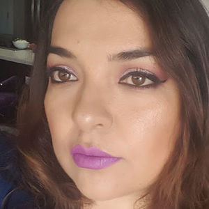 Meet your Posher, Yanet